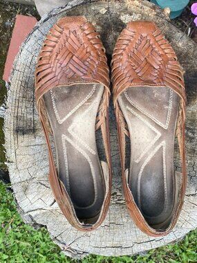 Naturalizer Tan Leather Huaraches Size 8.5